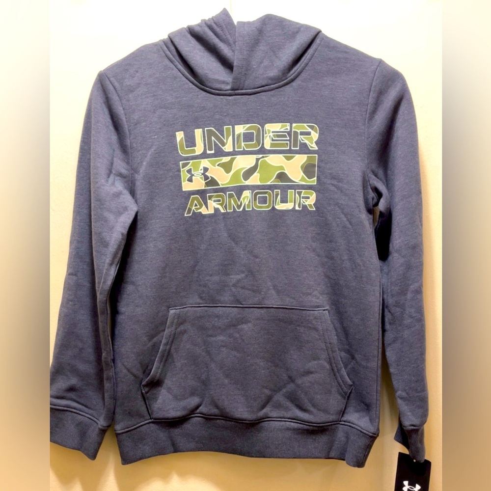 BNWT BOYS Under Armour camo Hoodie